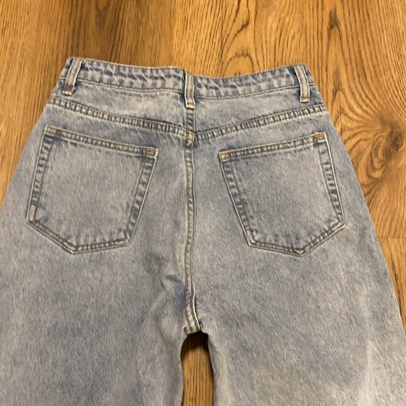 2 for $20! PrettyLittleThing Mom Jeans - Picture 7 of 8
